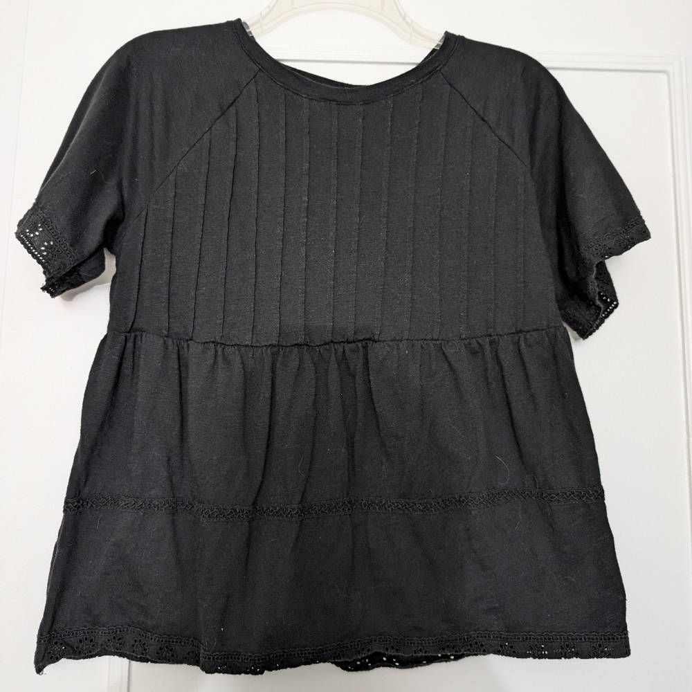 Black shirt sleeve top